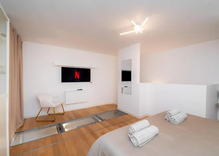 Appartamento Deluxe A Padova, 2 Camere Da Letto, 6 Ospiti
